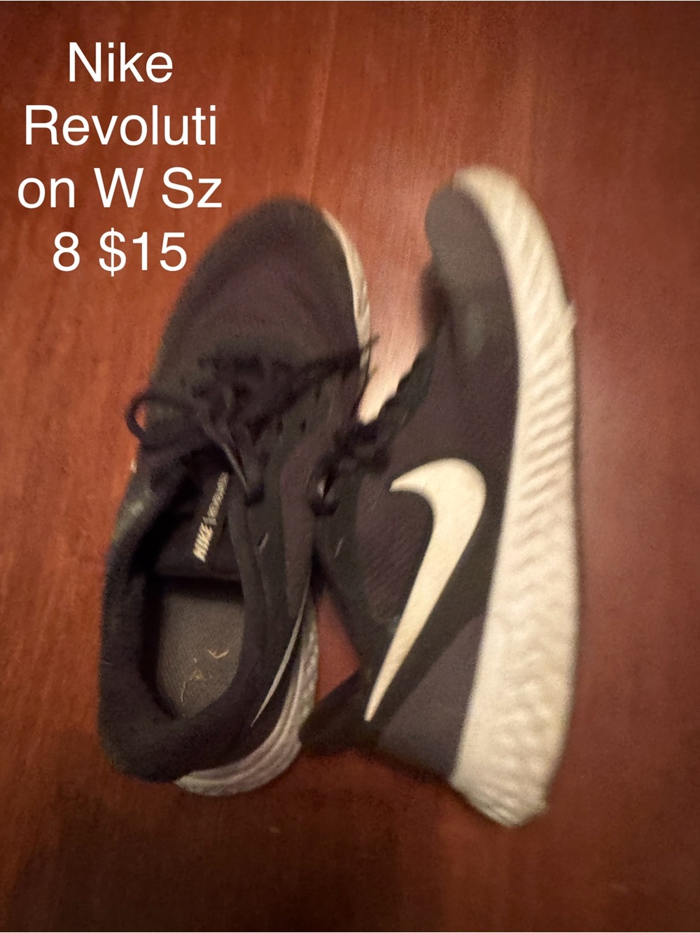 Nike Women's Black and White Athletic Running Shoes